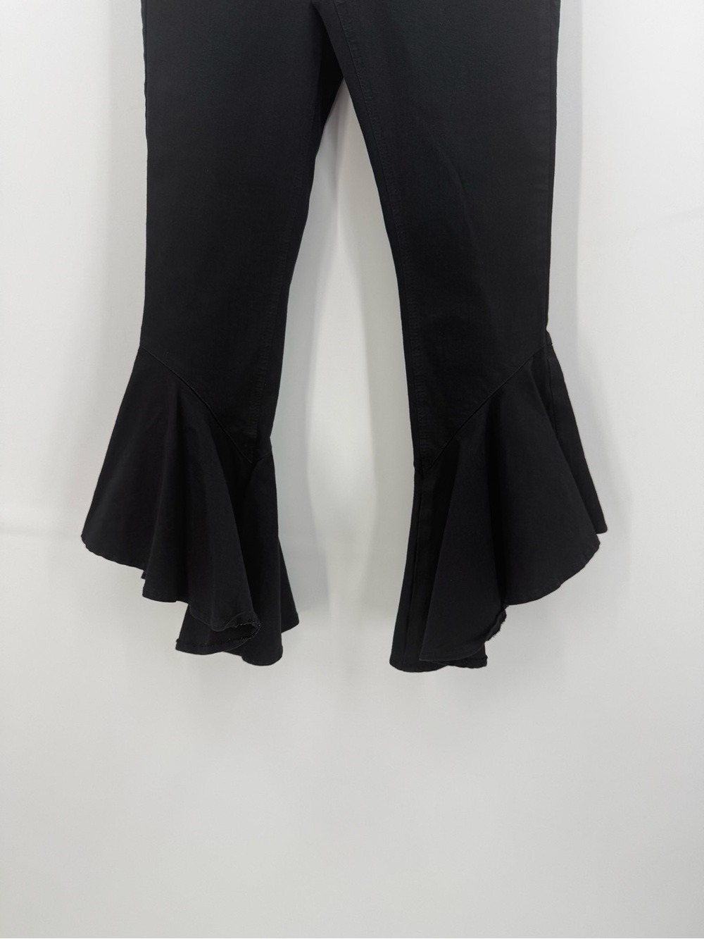 Topshop Moto Jamie Black Ruffle Hem Flare Jeans Stretch Denim Statement Pants - Picture 5 of 8